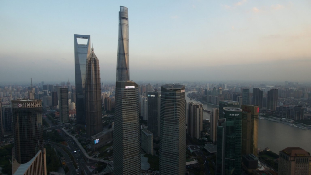 Abenddaemmerung-Finanztowers-Shanghai