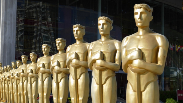 Oscars-vor Festhalle-Beauty-Crown-Hotel-Sanya