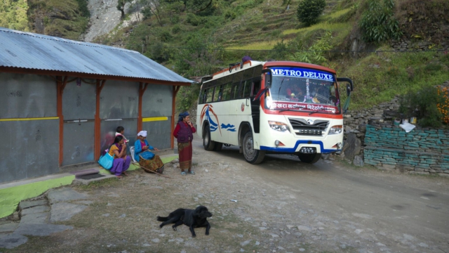 Busstop-Ghandruk-Birethanti