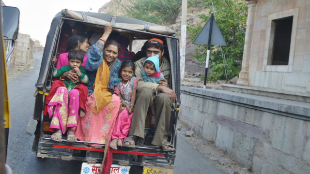 Familienausflug-Tuktuk-Fort-Chittorgarh