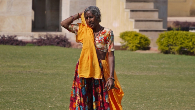 Gartenarbeiterin-Jantar-Mantar-Jaipur