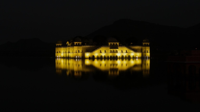 Jal-Mahal-Jaipur-at-night